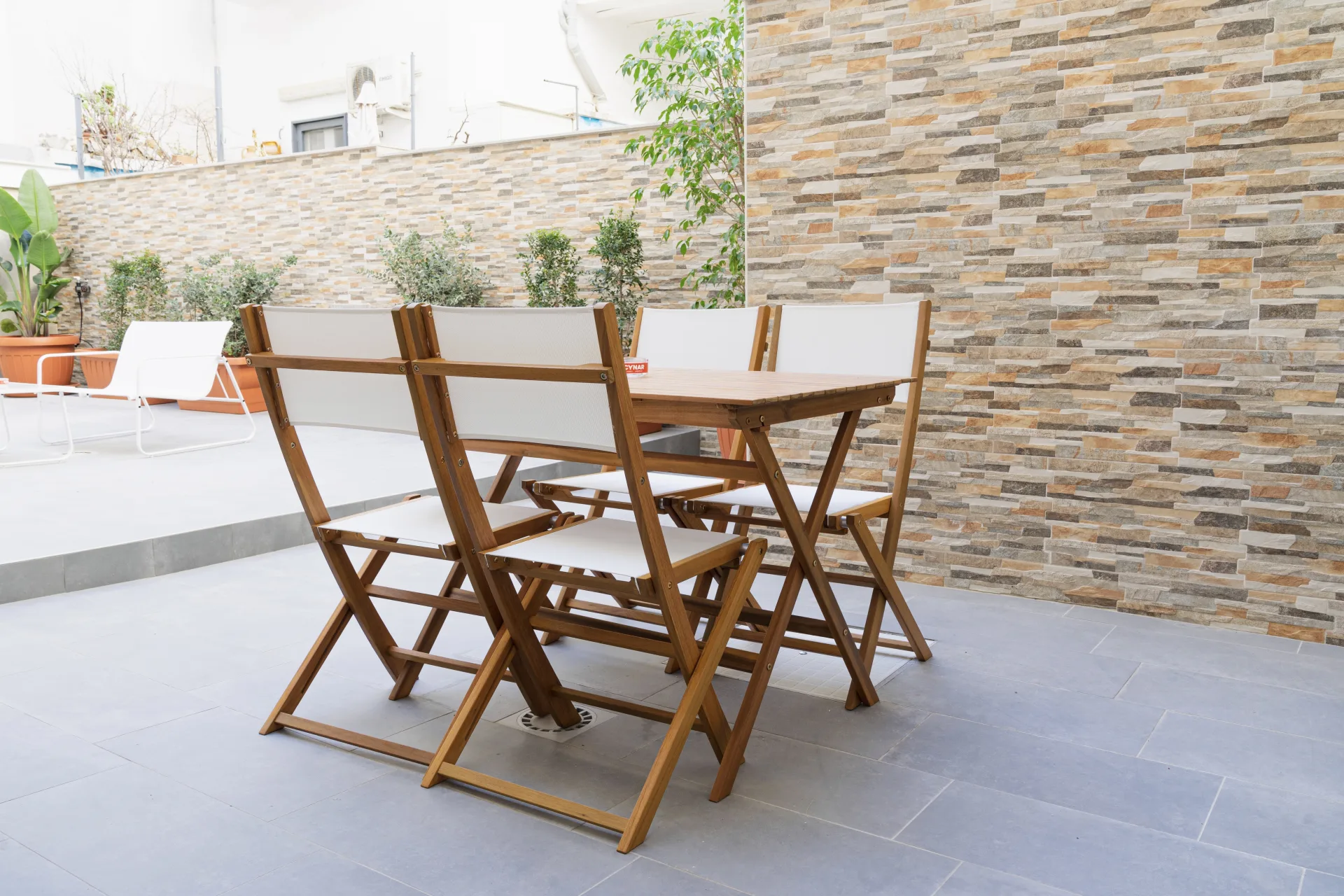 Dettaglio del cortile esterno di Casa Genzino